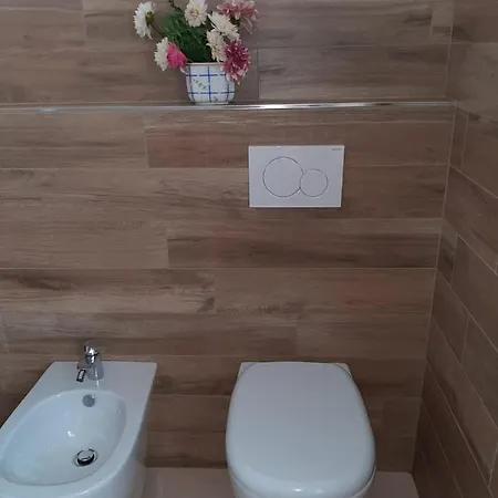 לינה וארוחת בוקר Casa Lilla
