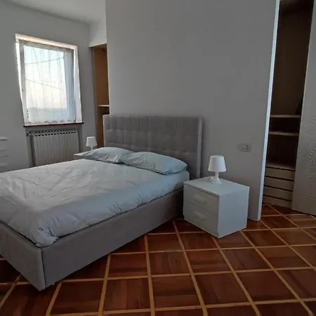 Alojamento de Acomodação e Pequeno-almoço Casa Lilla Verzuolo