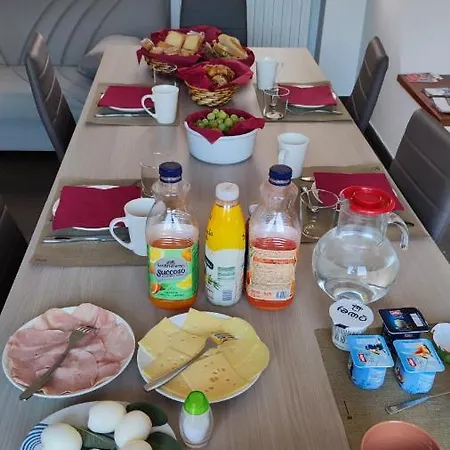 Casa Lilla Alojamento de Acomodação e Pequeno-almoço Verzuolo