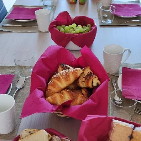 Alojamento de Acomodação e Pequeno-almoço Casa Lilla Verzuolo