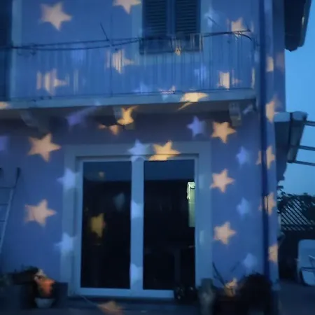 לינה וארוחת בוקר Casa Lilla Verzuolo