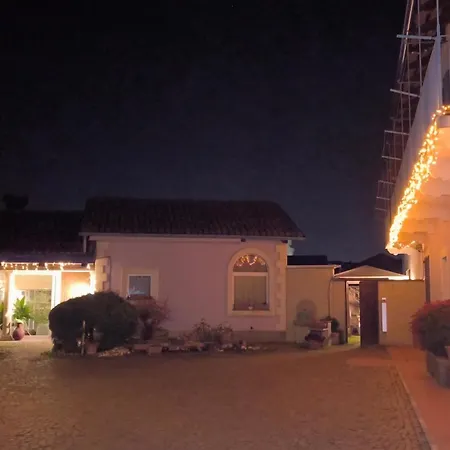 Alojamento de Acomodação e Pequeno-almoço Casa Lilla Verzuolo